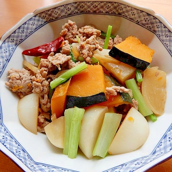 低カロリー!?豚ひき肉と生姜で❤蕪&南瓜の煮物♪