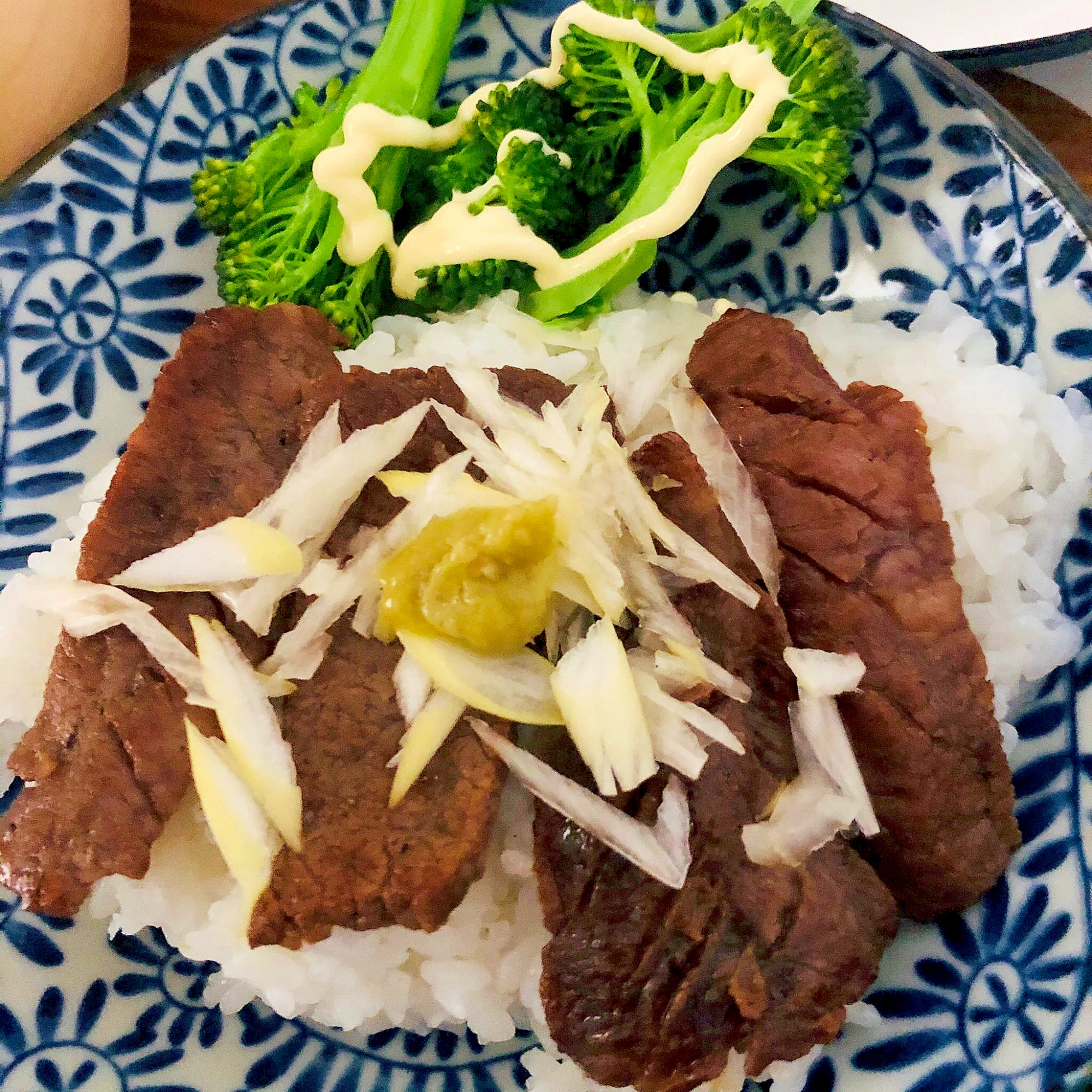 ステーキの丼