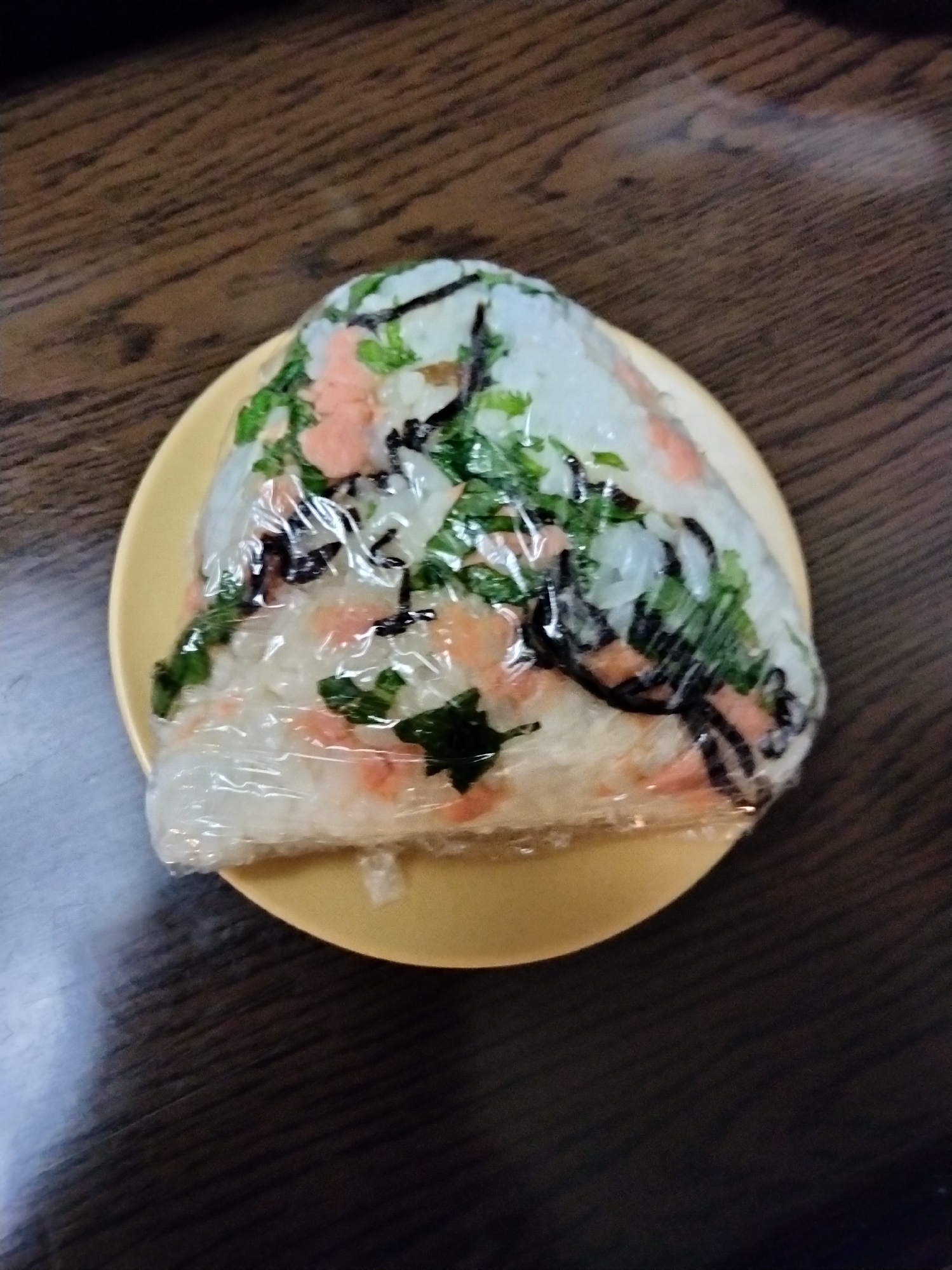鮭フレーク大葉塩昆布のおにぎり
