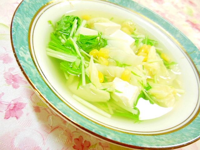 昆布出汁de❤水菜と春キャベツと絹豆腐のスープ❤