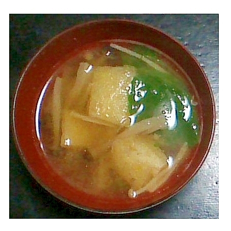 ほうれん草・えのき・しめじ・油揚げの味噌汁