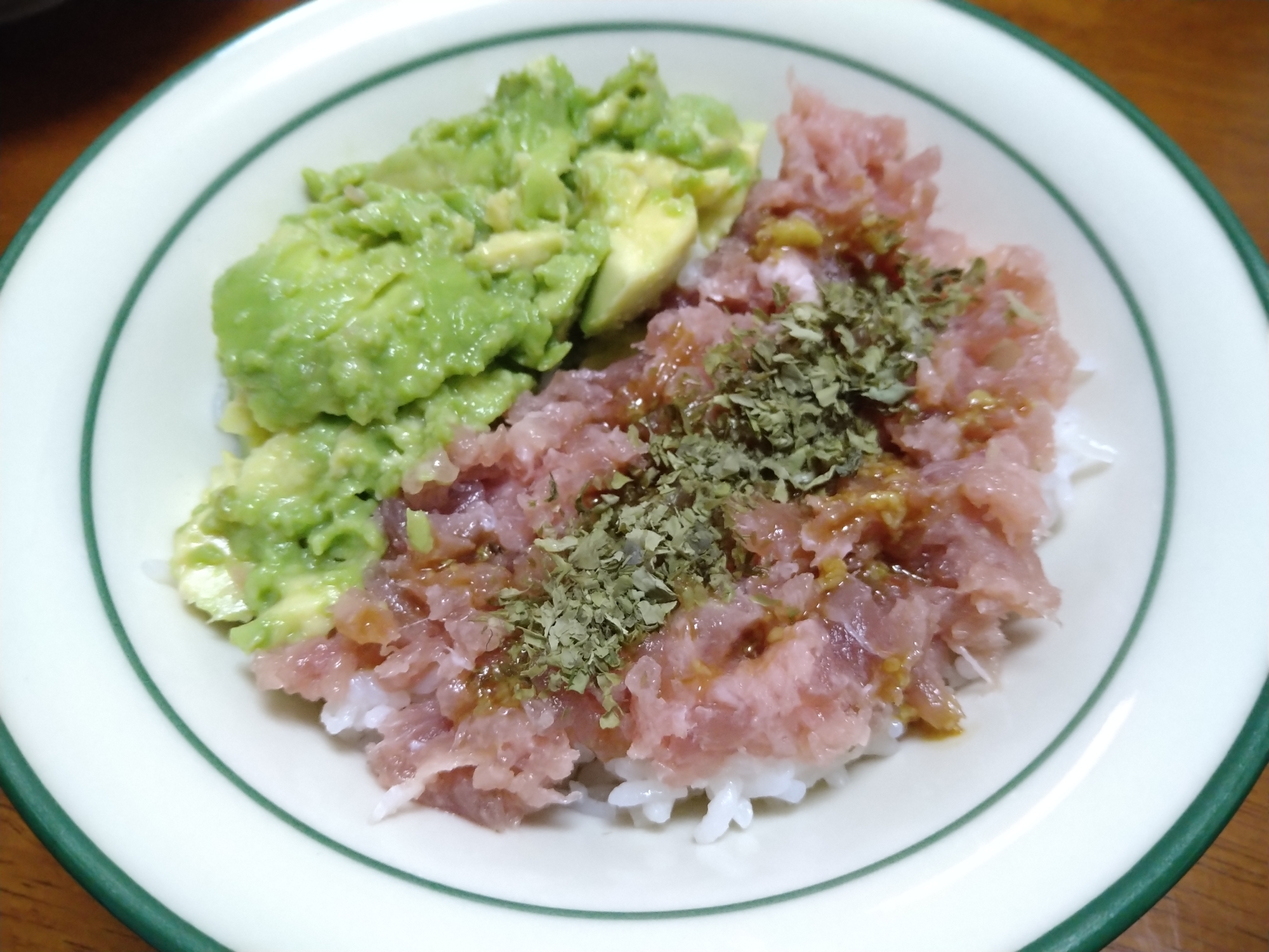 ねぎトロとアボカドの2色丼♪