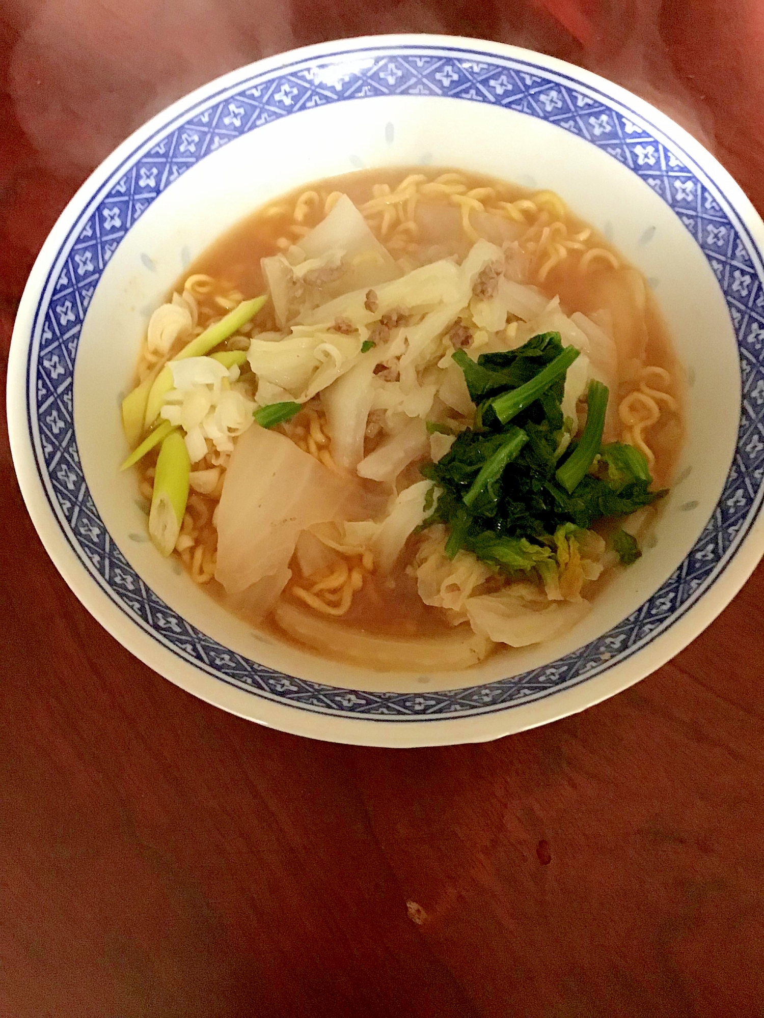 白菜と豚ひき肉の味噌ラーメンwithほうれん草。