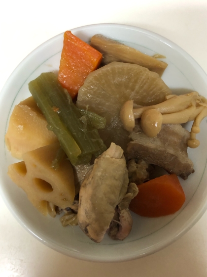 味が染みしみ☆炊飯器で大根と人参と鶏肉の煮物