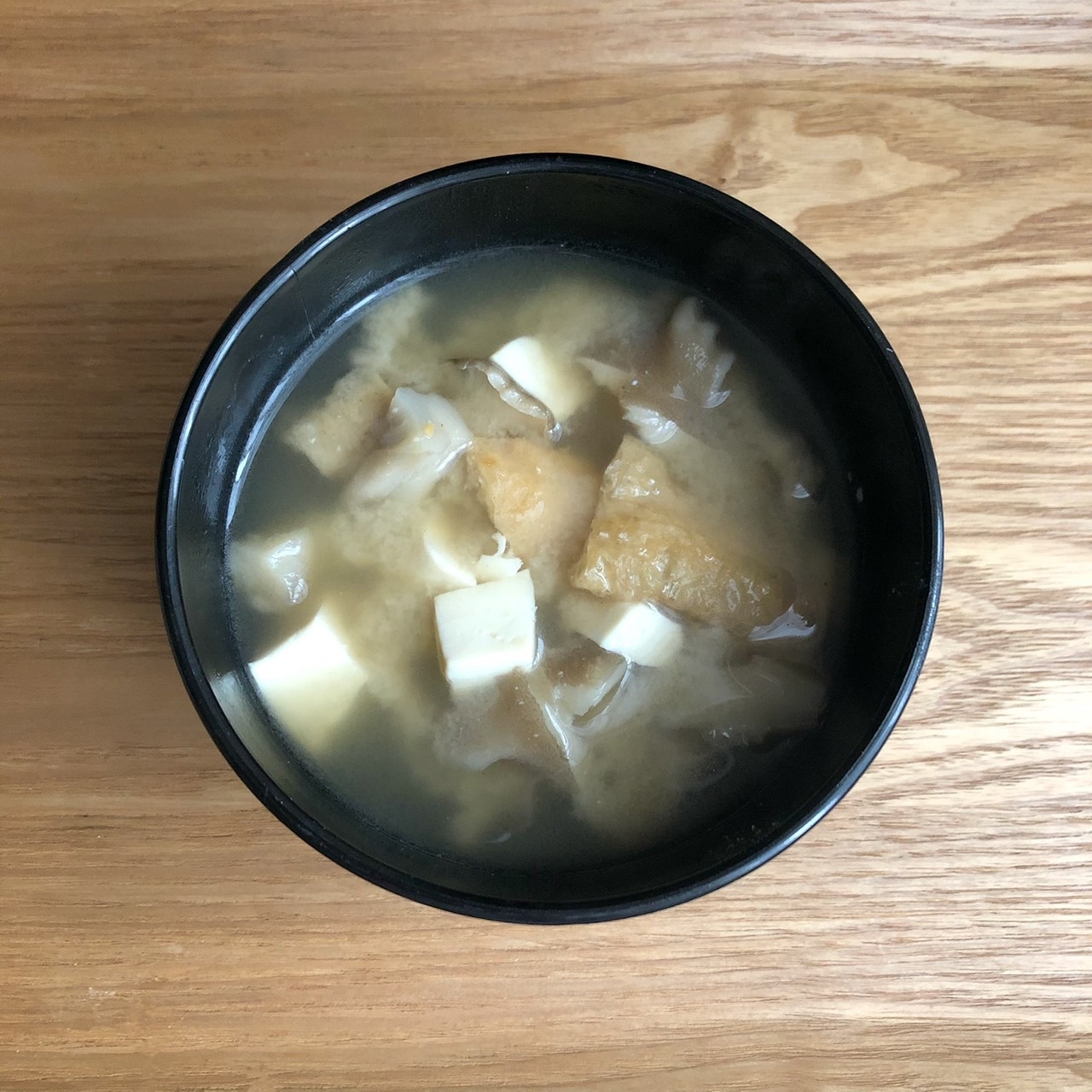 舞茸と豆腐と油揚げのみそ汁