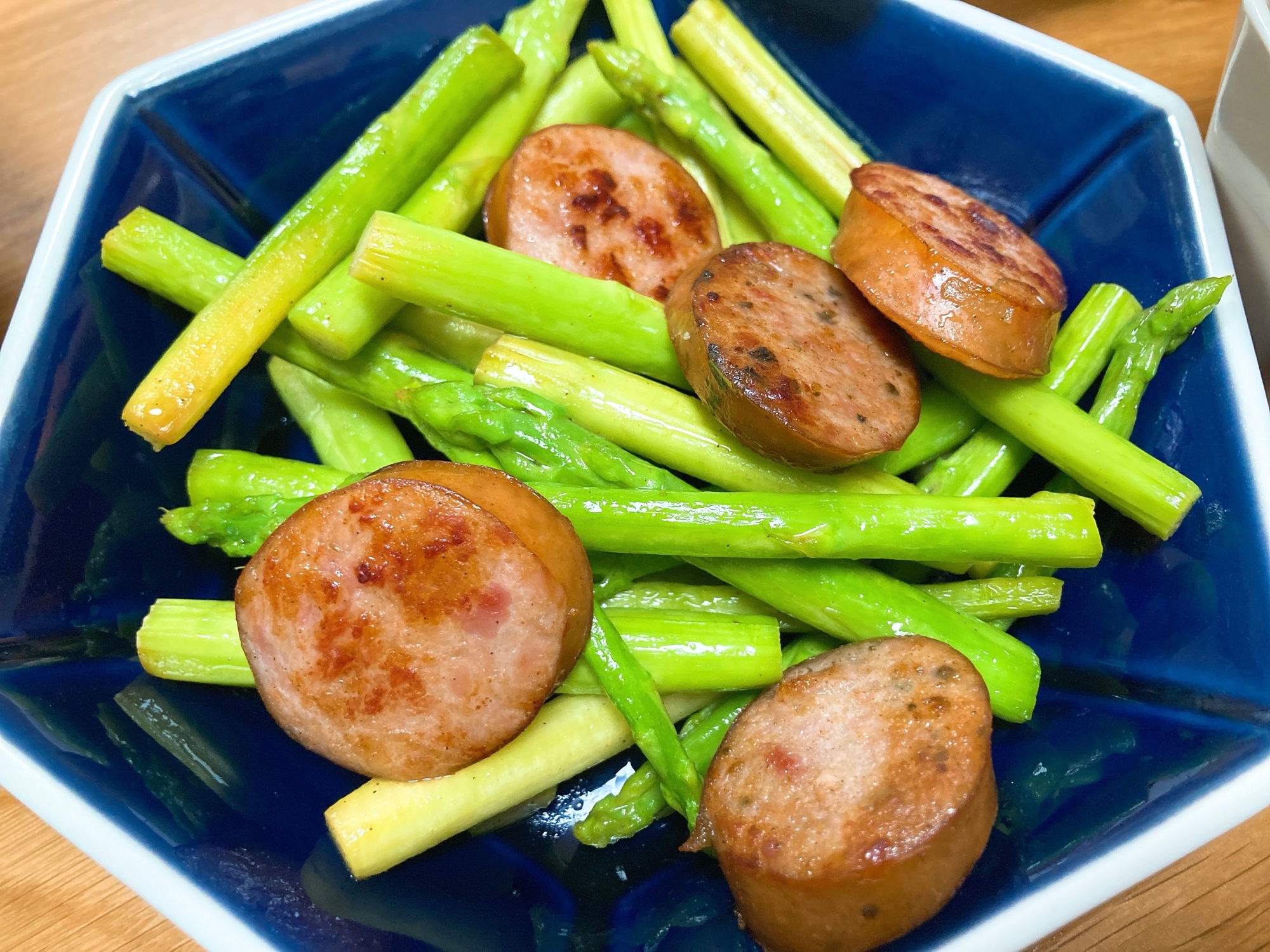 アスパラとウィンナーの炒め物