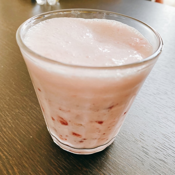 冷凍いちごでいちごミルクスムージー レシピ 作り方 By きっちんmiwa 楽天レシピ 冷凍いちごでいちごミルクスムージー レシピ 作り方 By きっちんmiwa 楽天レシピ