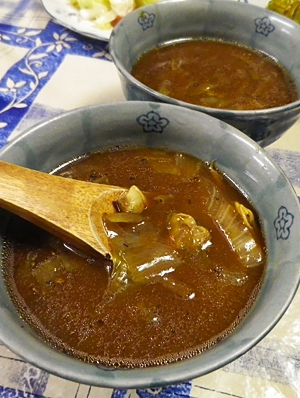 あさり缶で簡単、あさりレタス味噌スープ