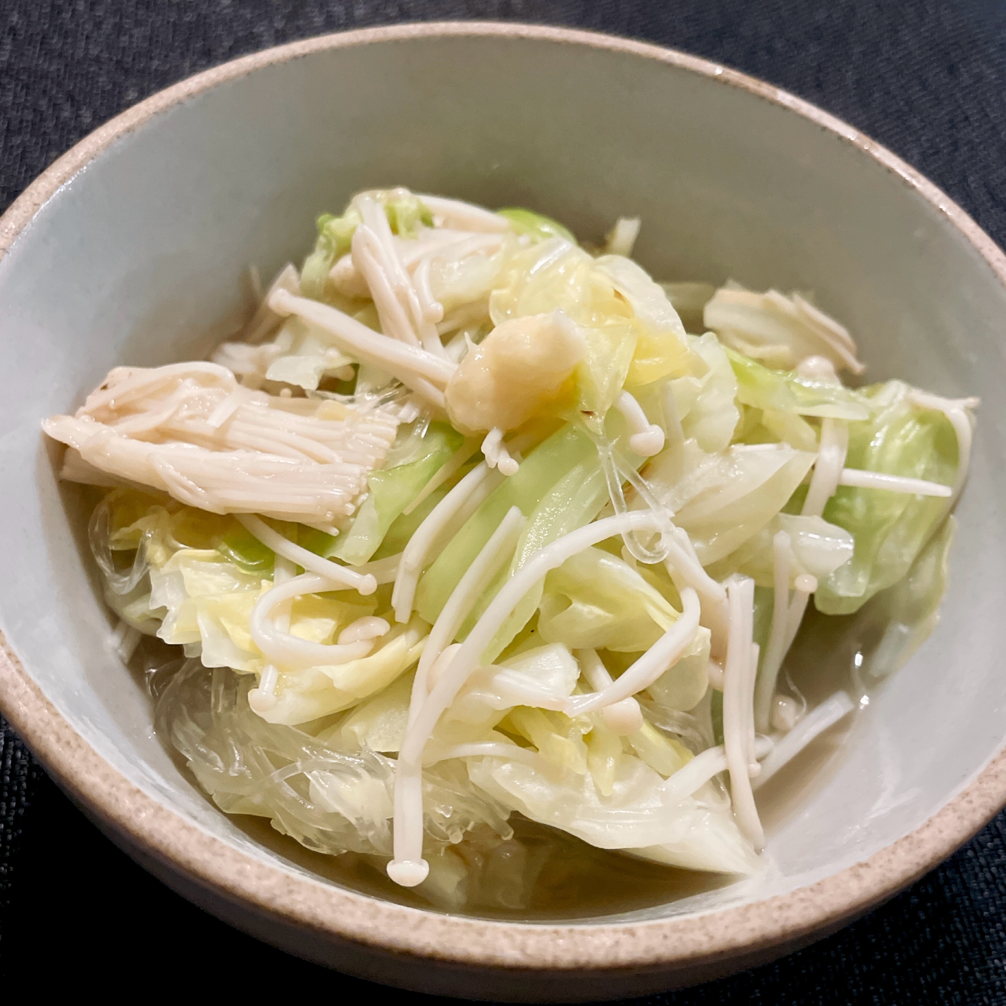 やさしいお味の…キャベツ春雨スープ