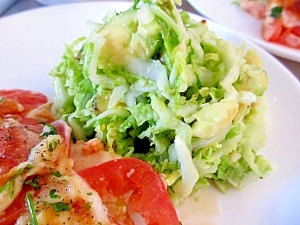 水菜と白菜とアボカドのサラダ