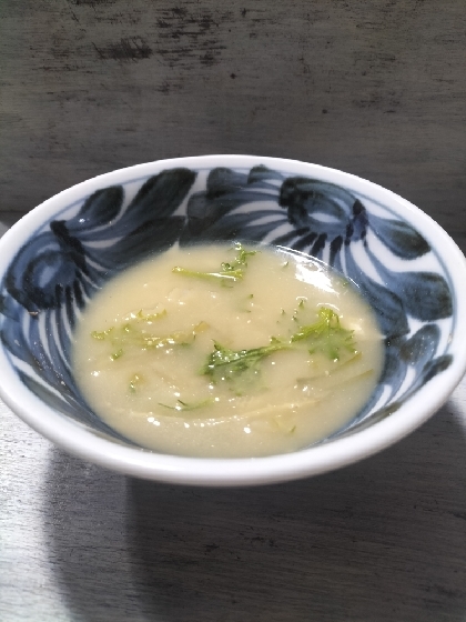 わさび菜ニラもやしキャベツ味噌汁