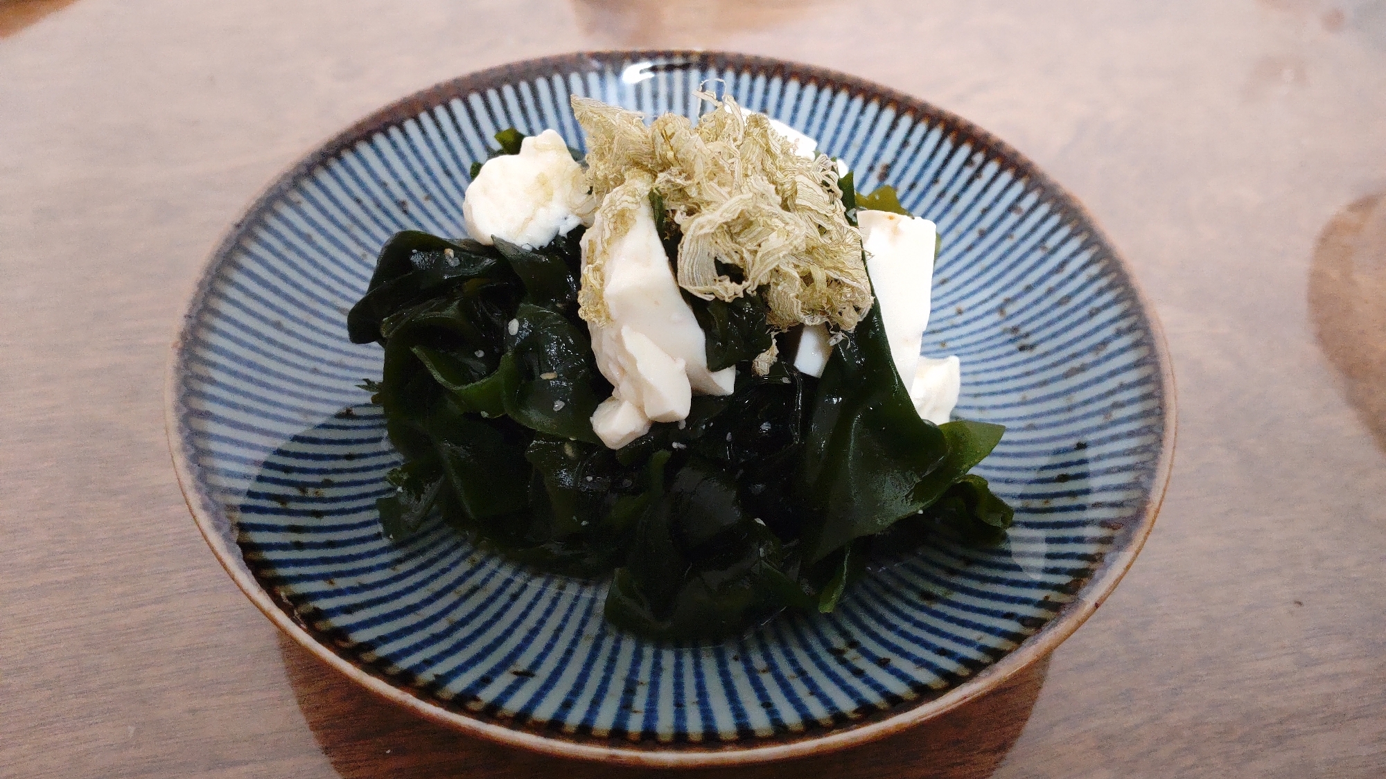 わかめと豆腐の甘酢和え（とろろ昆布on ）