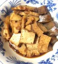 焼きチクワで作りました。
厚揚げの皮？に味が良く染みていて、たまらん美味しさでした～♪
コンニャクに味が染みていて、美味しかったです～♪レシピ、ありがとう～♡