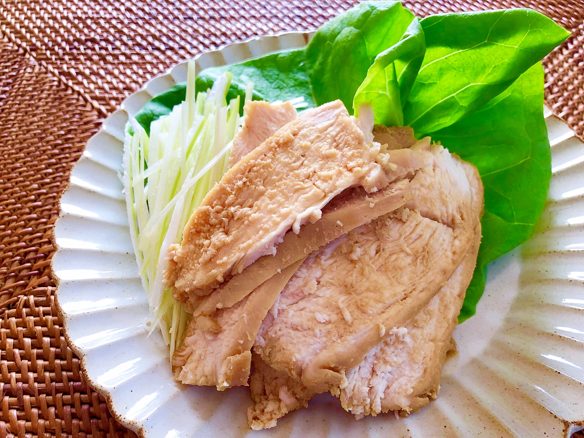 レンジで簡単！蒸し鶏☆生姜醤油風味