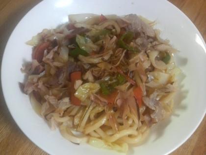 めんつゆだけであっさり味の焼きうどんもいいですね(*^^*)野菜たっぷり入れて美味しくいただきました☆