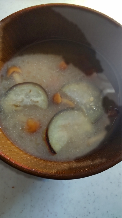 sweet♡ちゃん♪今日も暑いです～でもなめこがお安くて買っちゃって！アツアツなお味噌汁を美味しくいただきました～ごちそうさまでした(♡ >ω< ♡)