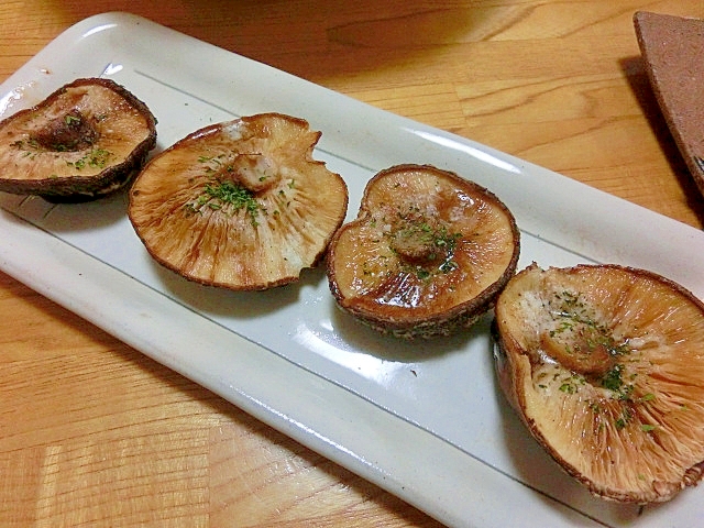 トースターで シイタケのバターしょう油焼き レシピ 作り方 By もりくーん 楽天レシピ
