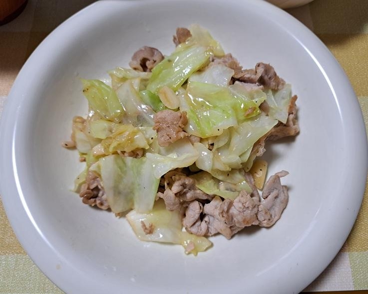 豚肉とキャベツのにんにく醤油炒め