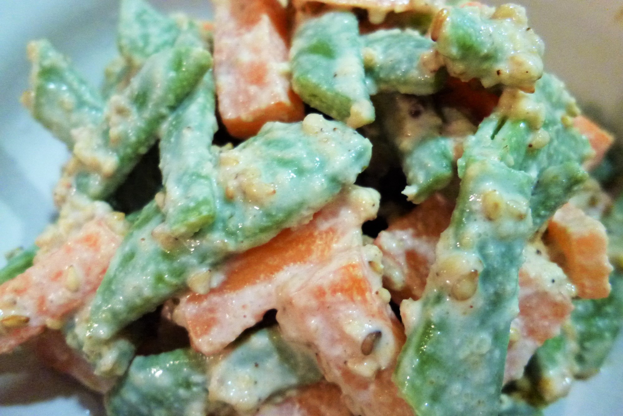 いんげんの　ごまみそマヨネーズ和え