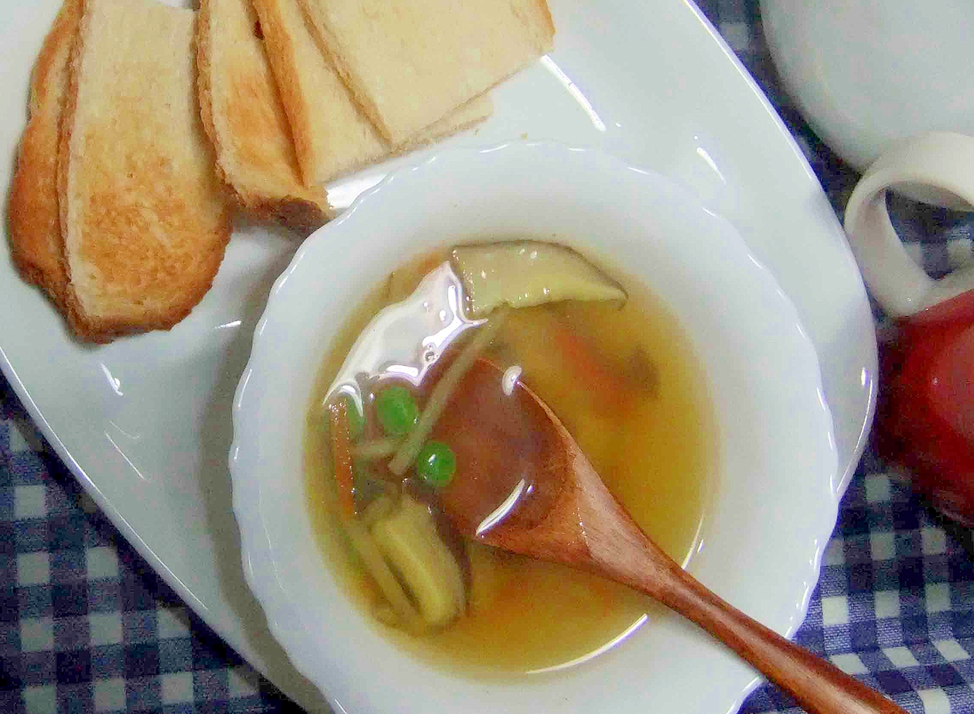 グリーンピースと椎茸の野菜スープ
