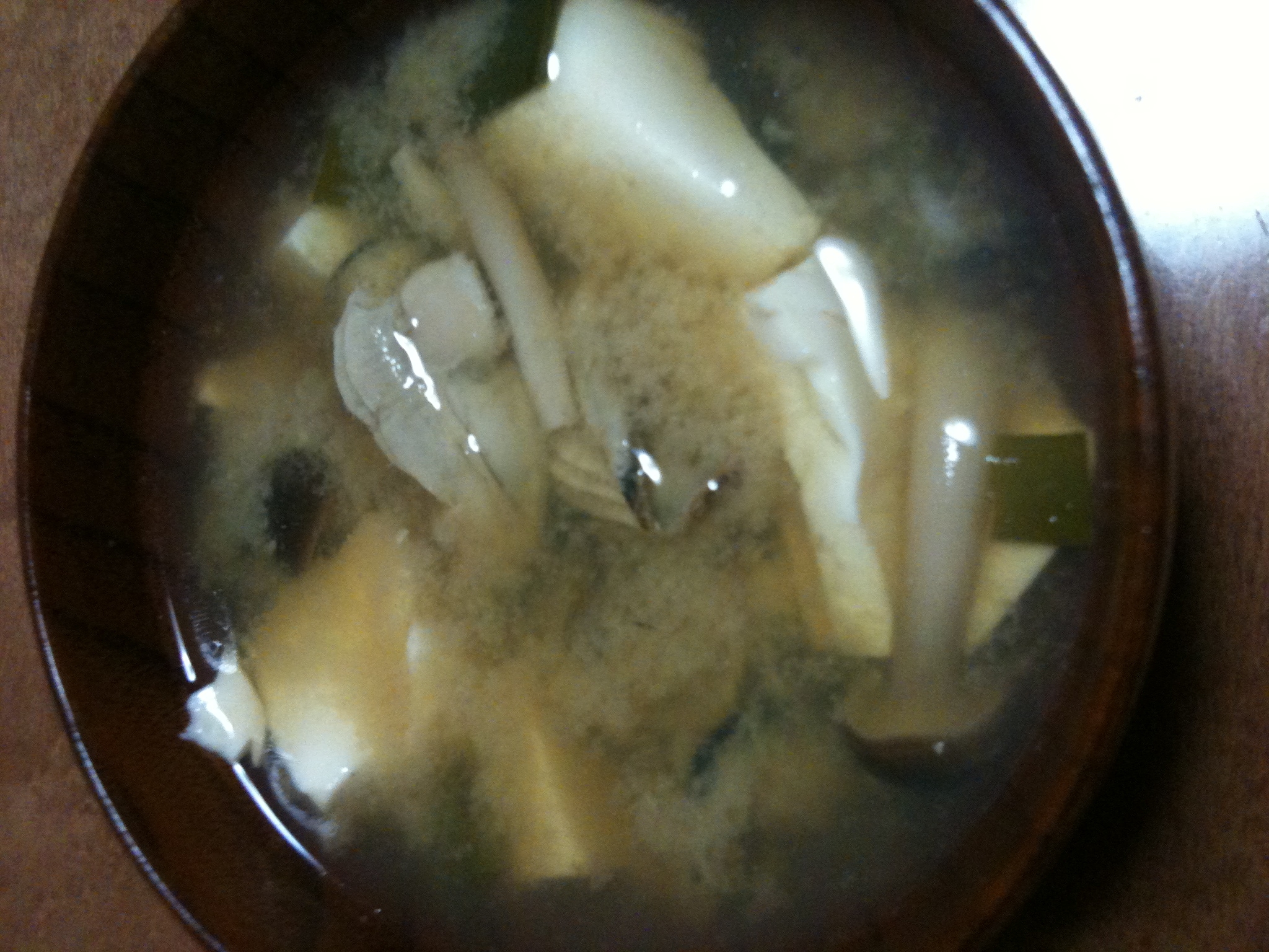 牡蠣と豆腐の味噌汁