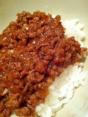 がっつり！とろみ挽き肉丼♪