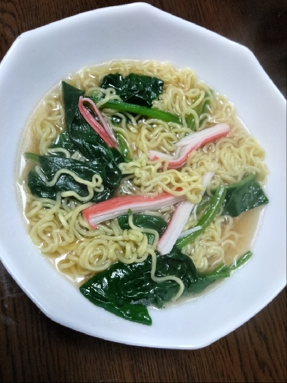 カニカマとほうれん草のラーメン