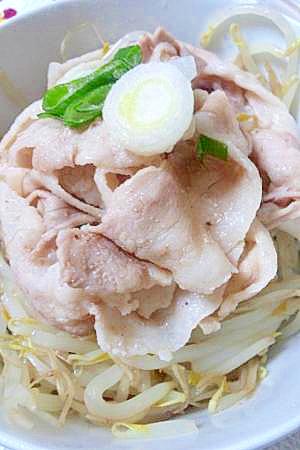 低カロリーでダイエットに もやしと豚肉の蒸し煮 レシピ 作り方 By ひい 楽天レシピ