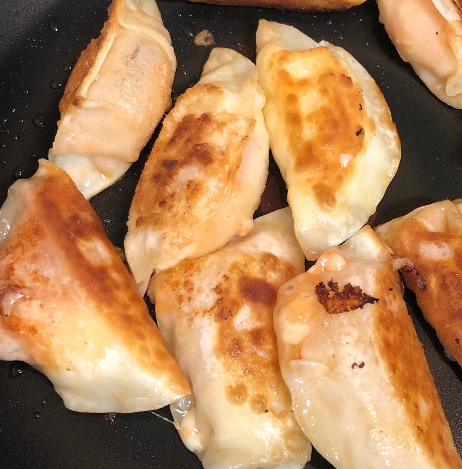 余った餃子の皮と切り餅で！切りもちーず餃子⭐