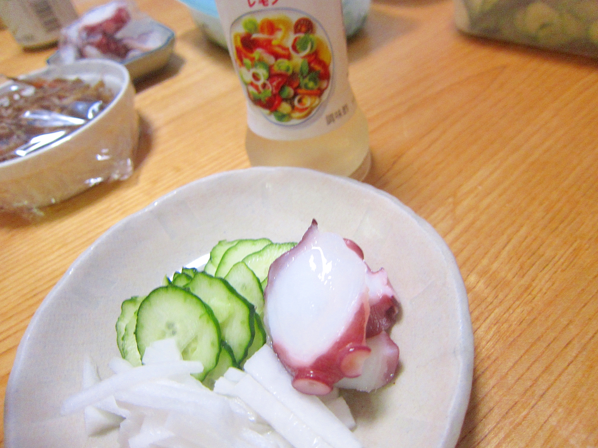 蛸と胡瓜と大根ドレッシングサラダ