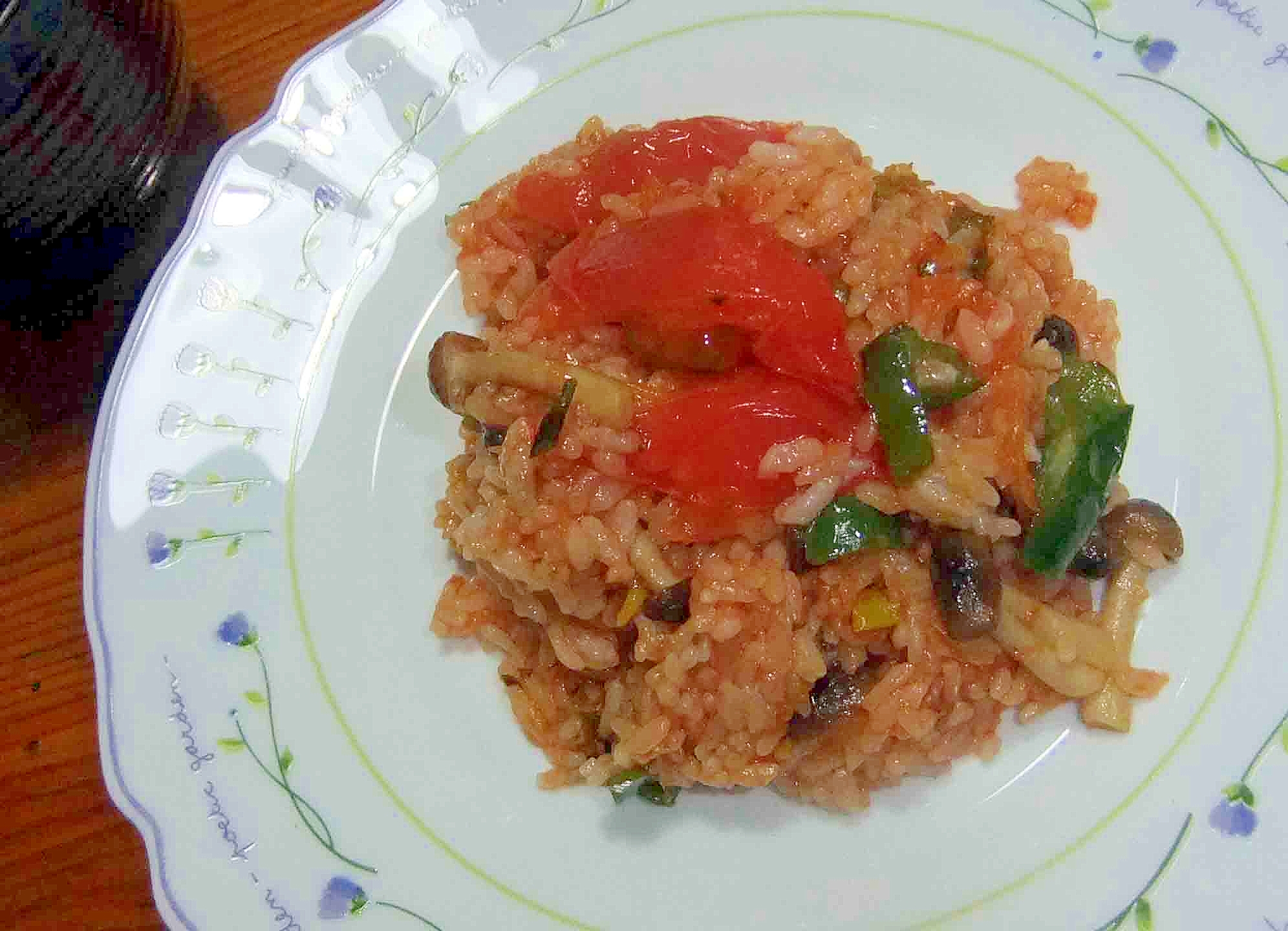 トマトバター赤いご飯