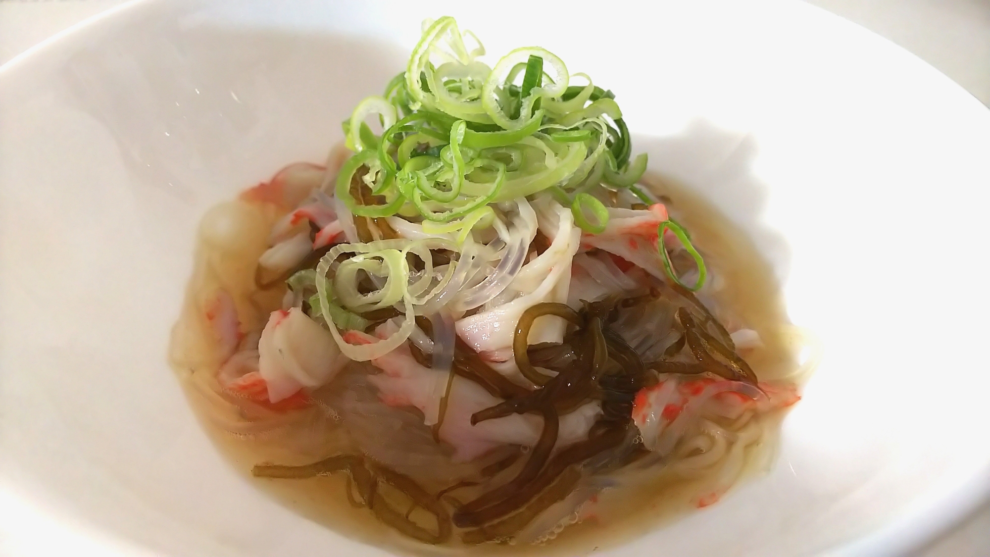 夏にオススメ！韓国冷麺風⚝もずくと春雨の酢の物