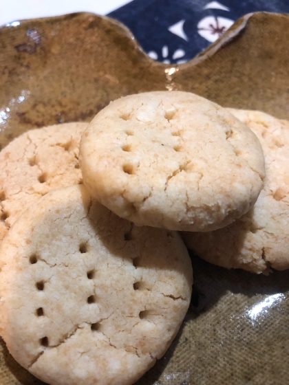 きなこが香ばしいですね(´∀｀)サクサクいくらでも食べられます！素敵レシピありがとうございました★