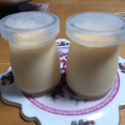 カラメル無しですが簡単にできました！プリン専門店さんで買ったプリンと同じくらい美味しかったです♪容器も再利用してます(笑)レシピ有難うございました(^^)