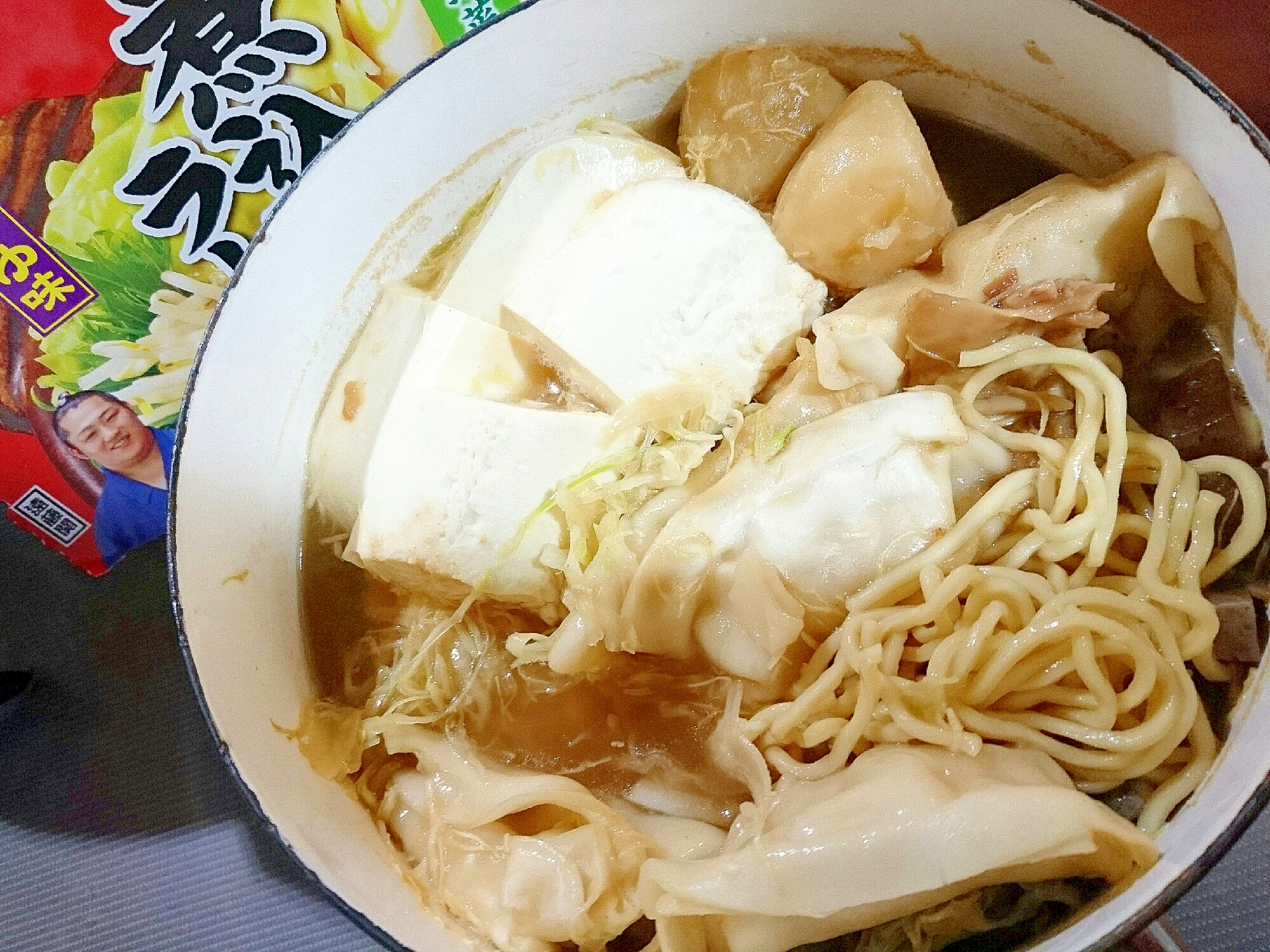 絹ごし豆腐と水餃子の永谷園の煮込みラーメン鍋