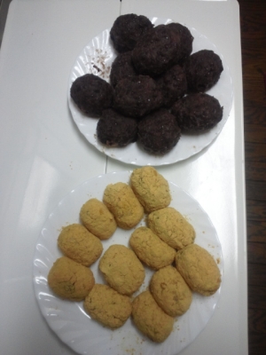 きなこのおはぎとあんこのおはぎ