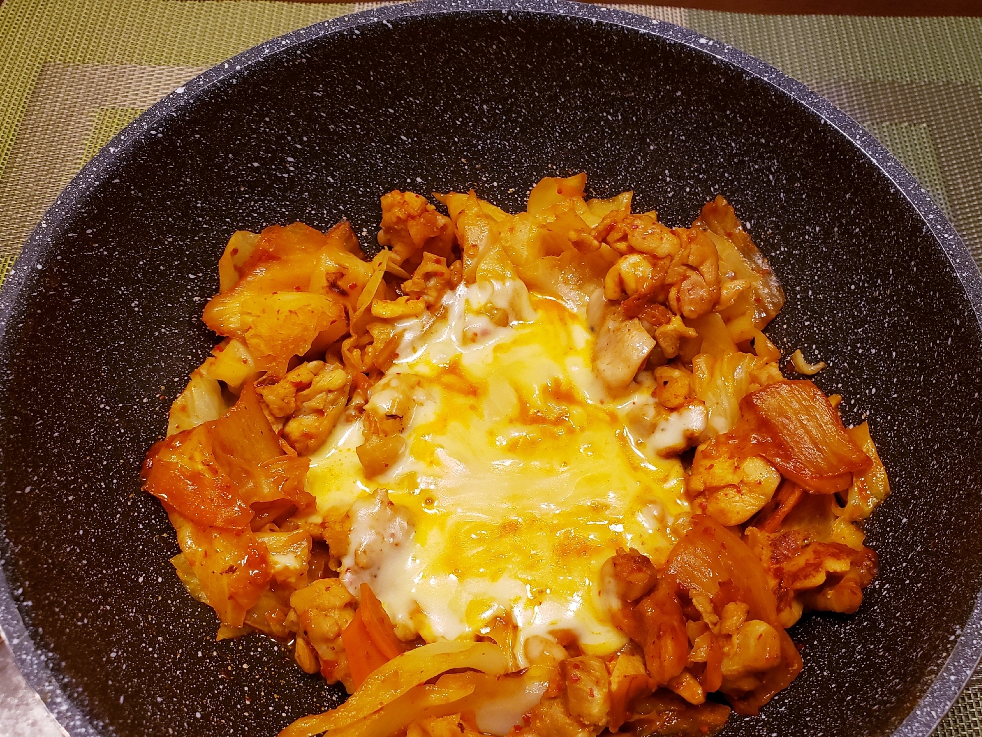 フライパンで！鶏肉とキャベツのチーズタッカルビ風！