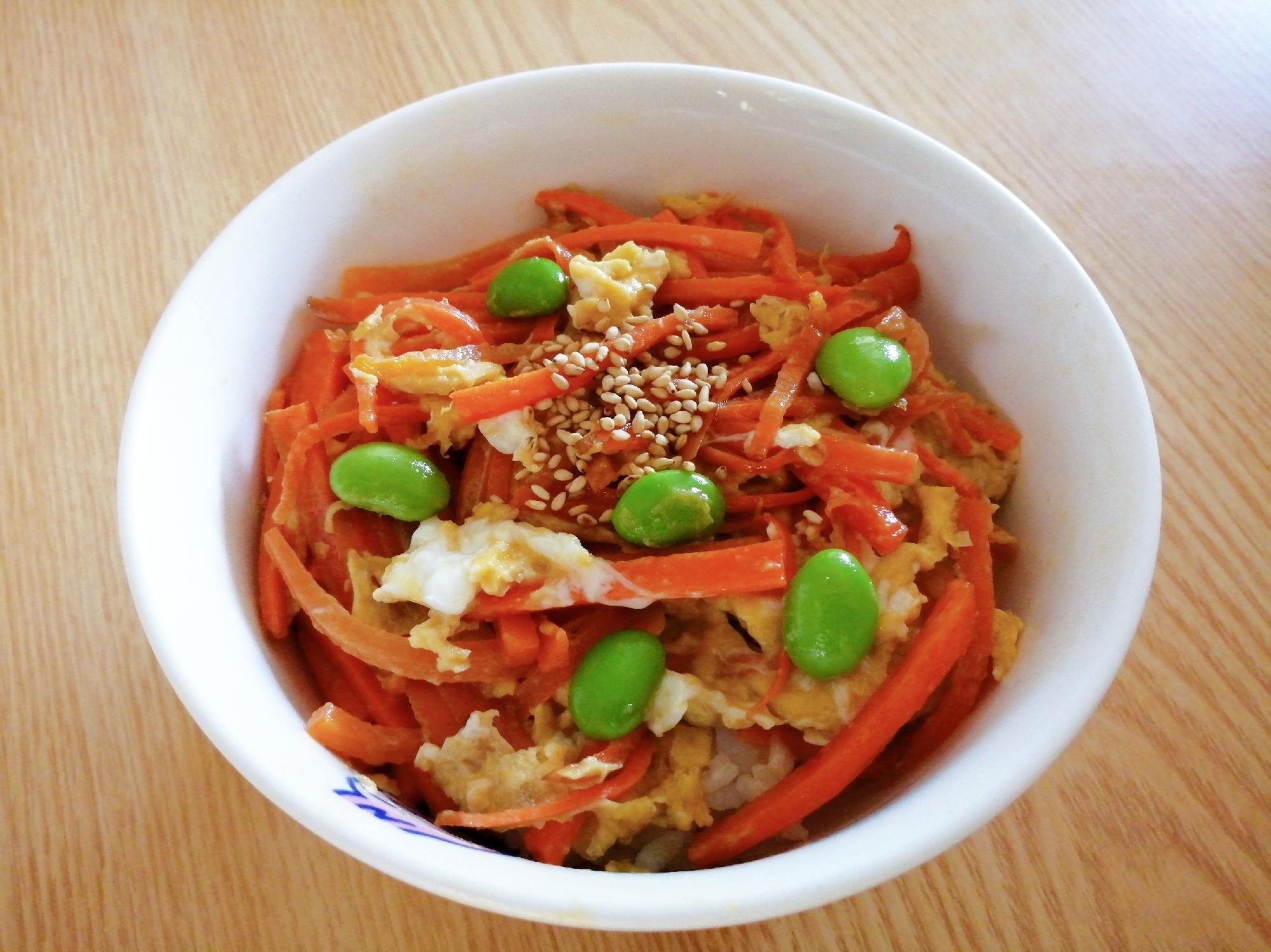 人参と枝豆の卵丼