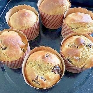 黄粉とウイスキーレーズンで　大人のカップケーキ