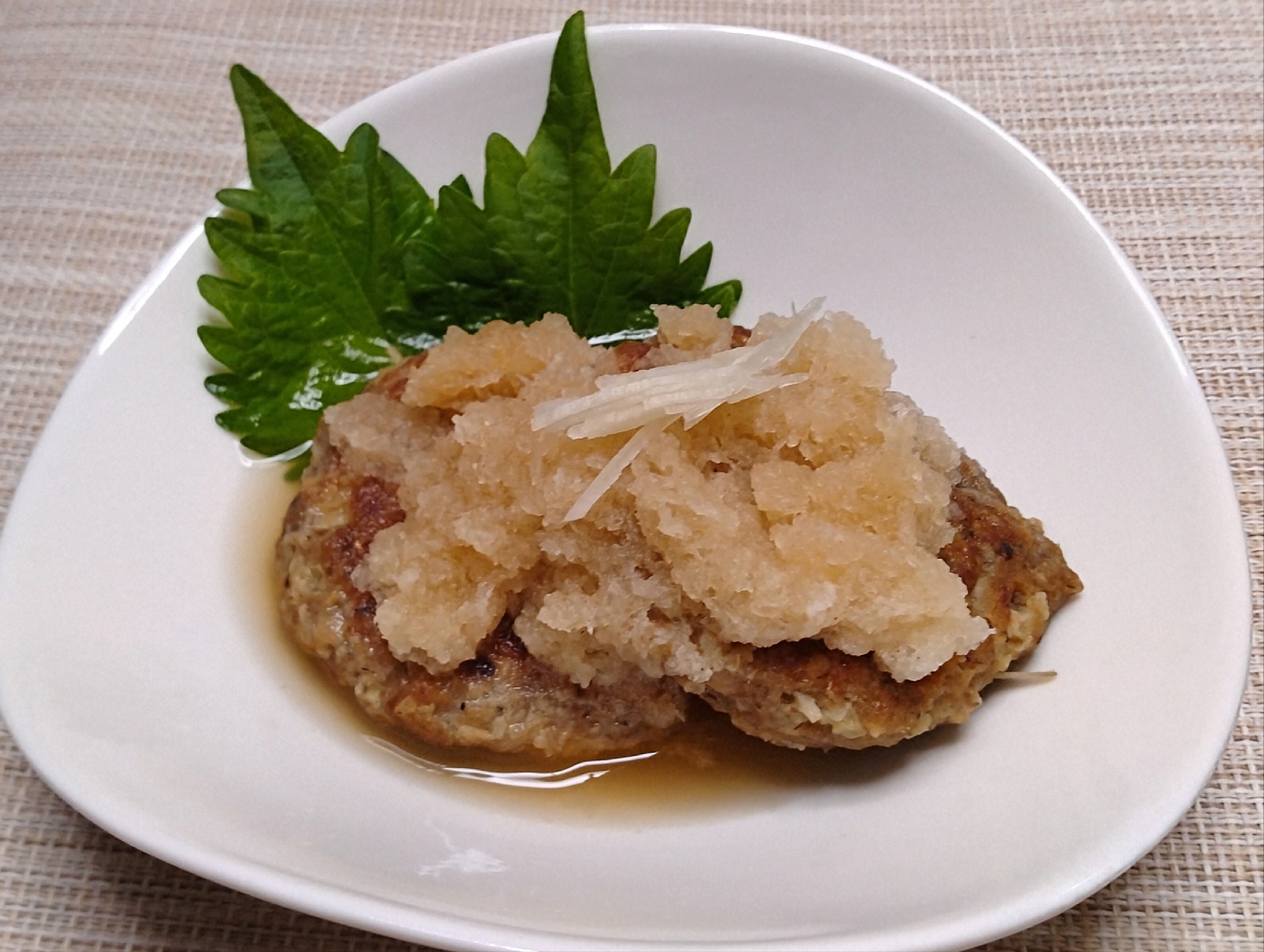 魚缶詰ハンバーグのおろし煮風