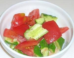 トマトときゅうりのナンプラーサラダ