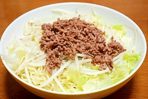 ジャージャー麺風サラダ
