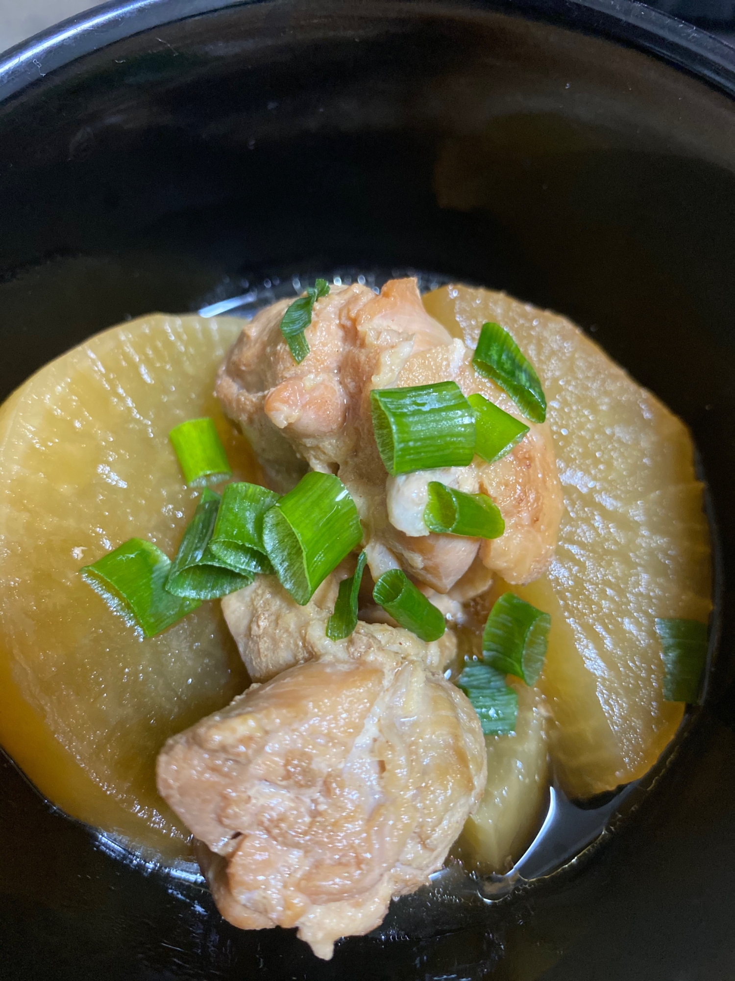 電気圧力鍋で圧力15分。鶏もも肉と大根の煮物