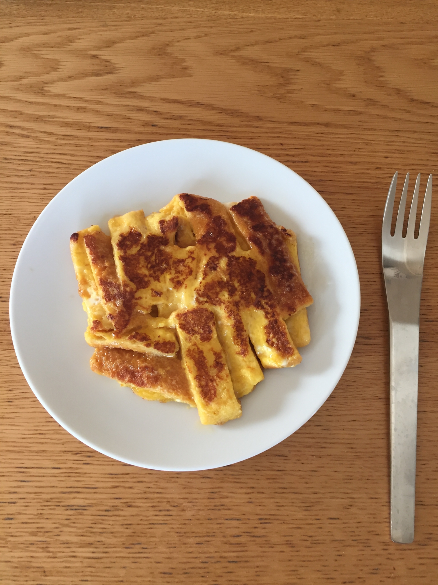 パンの耳でフレンチトースト