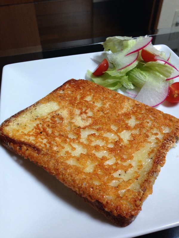 フライパンdeカリカリチーズトースト レシピ 作り方 By ままる 30 楽天レシピ