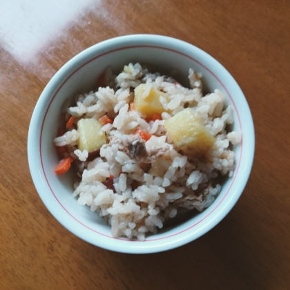 さつまいもと油揚げの炊き込みご飯