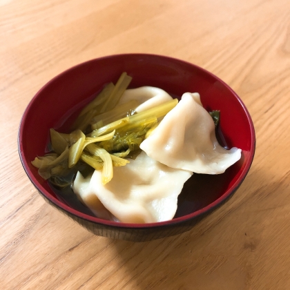 小松菜と玉ねぎの餃子スープ