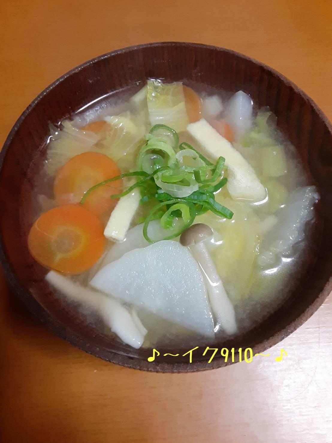 有り合わせ野菜たっぷりのお味噌汁