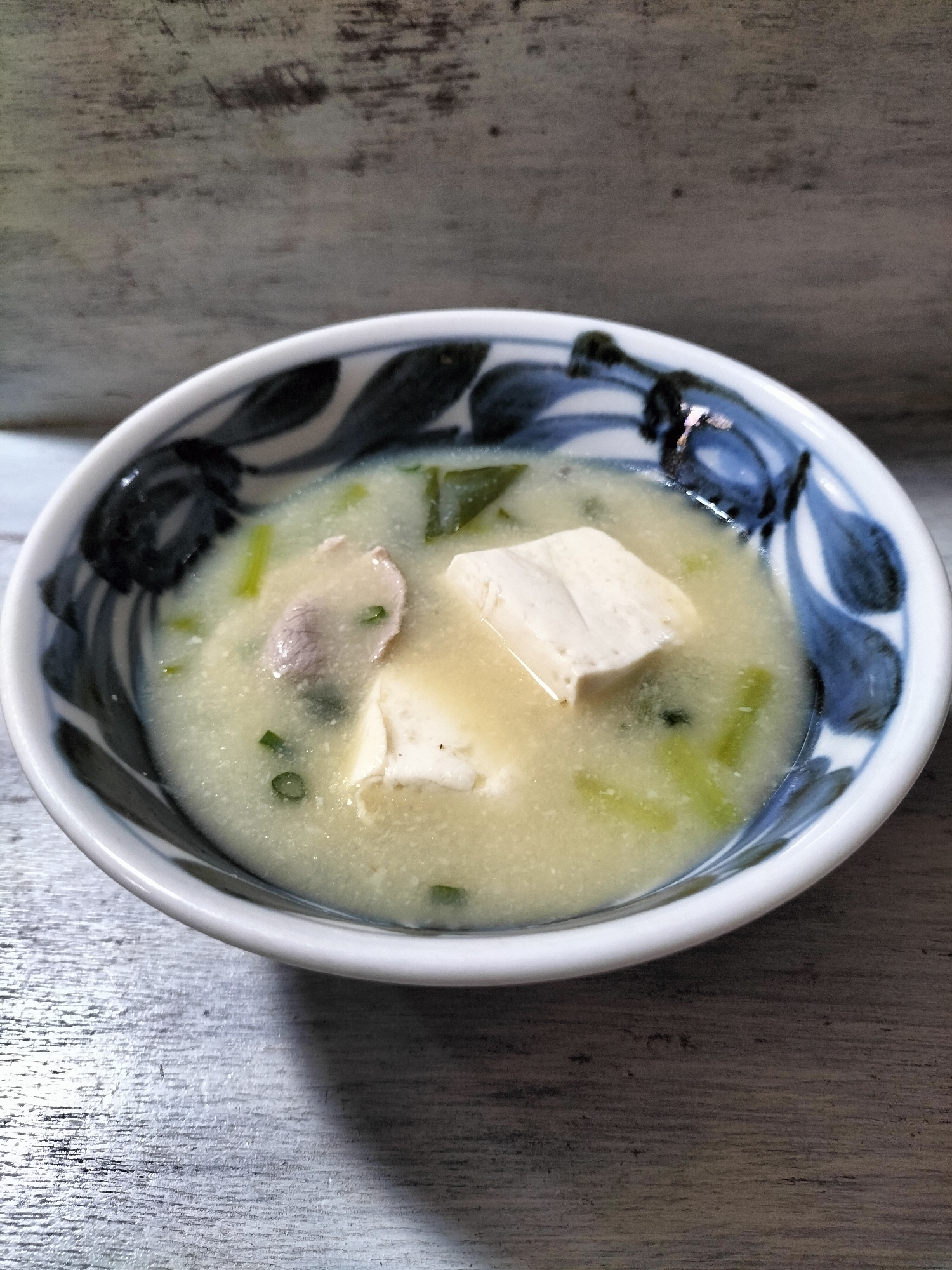 豚ロースと木綿豆腐の粕汁