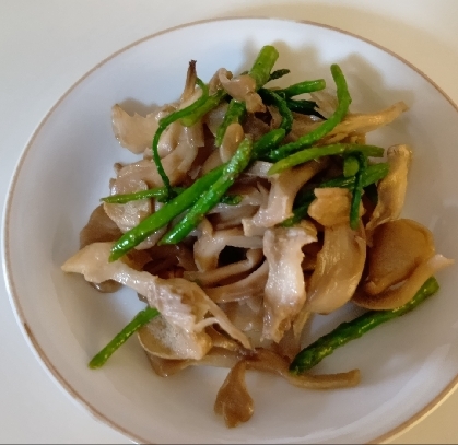 舞茸とアスパラの塩バター炒め（お弁当にも）